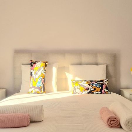 Afonso Galo Guest Apartments IV อัลมาดา ภายนอก รูปภาพ